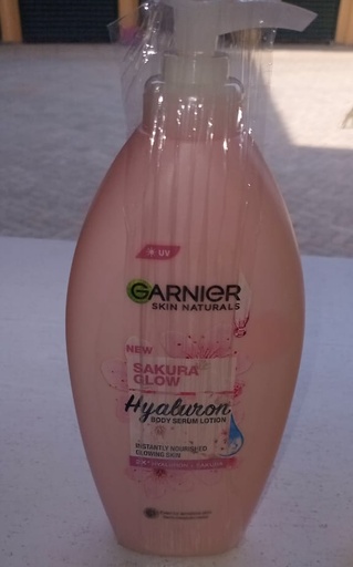 Garnier Sakura Glow Hyaluron Body Serum Lotion 400ml